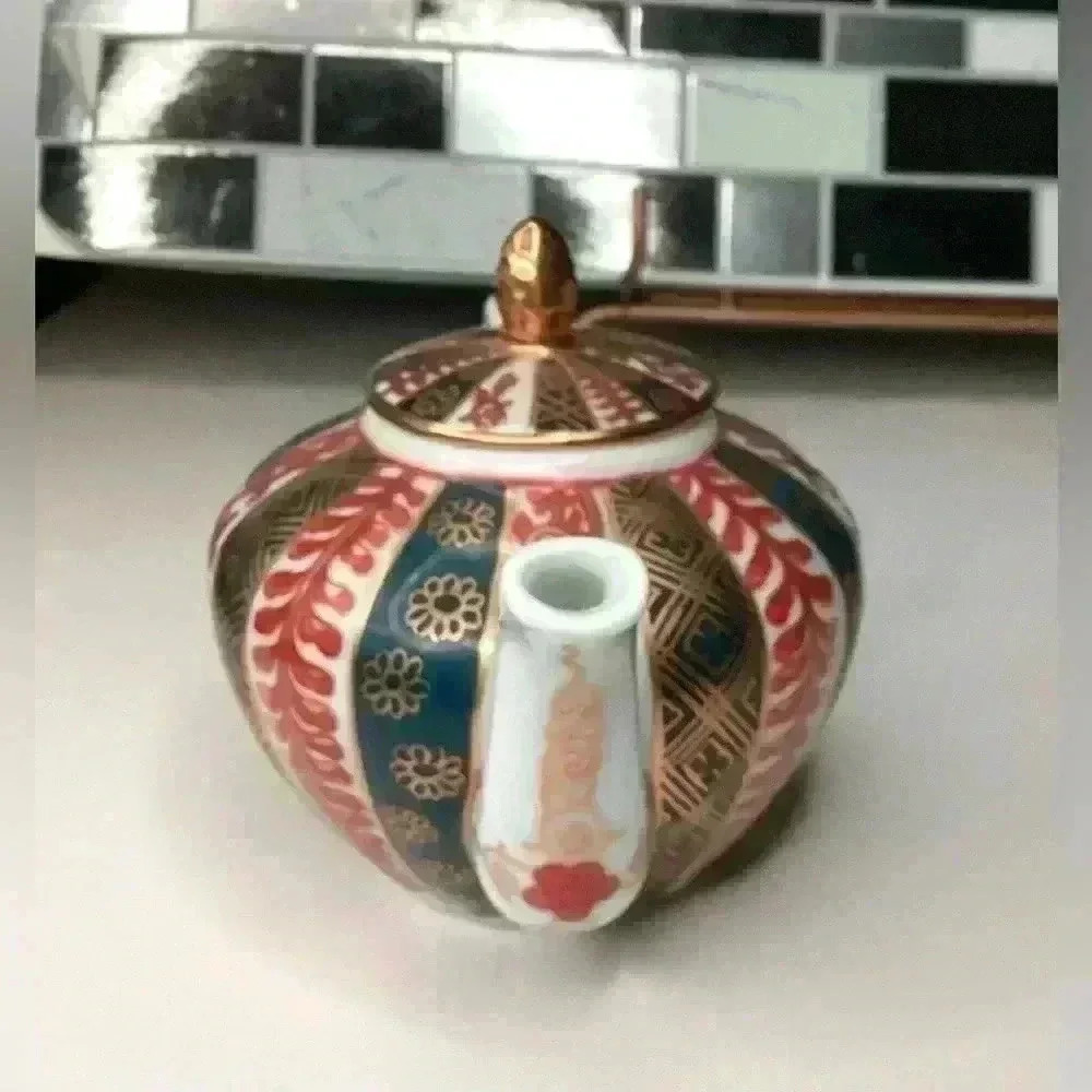 Franklin Mint VICTORIA & ALBERT MUSEUM TEAPOT Meisson GREAT CONDITION w/ Cert - Picture 4 of 8